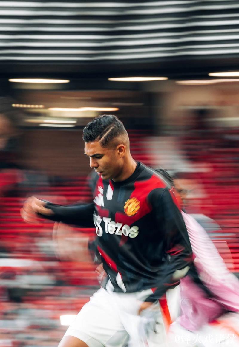 卡塞米罗禁区后点头球破门,曼联2-1伯恩茅斯 卡塞米罗禁区后点头球破门,曼联2-1伯恩茅斯